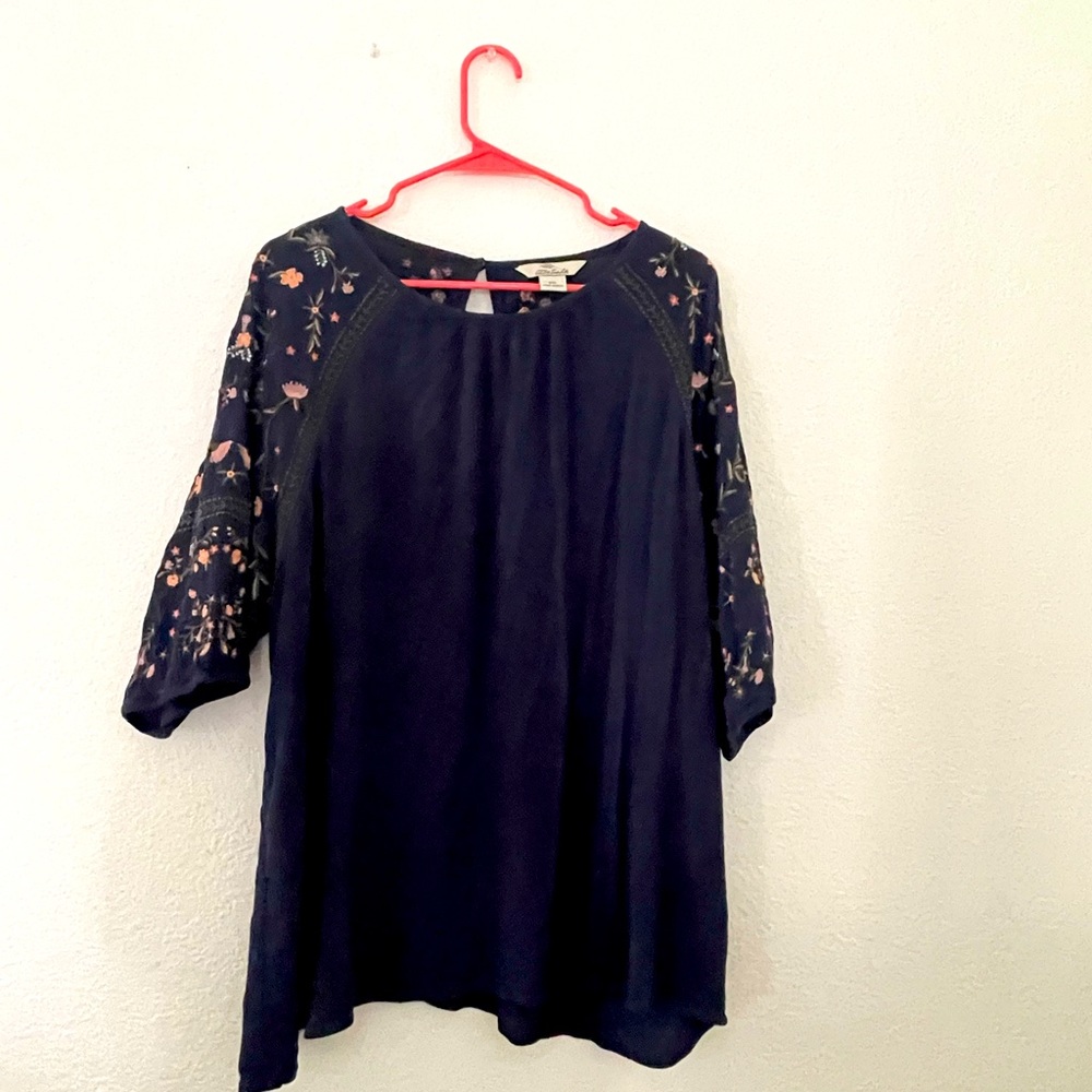 Bob timberlake top beautiful embroidery size XXL